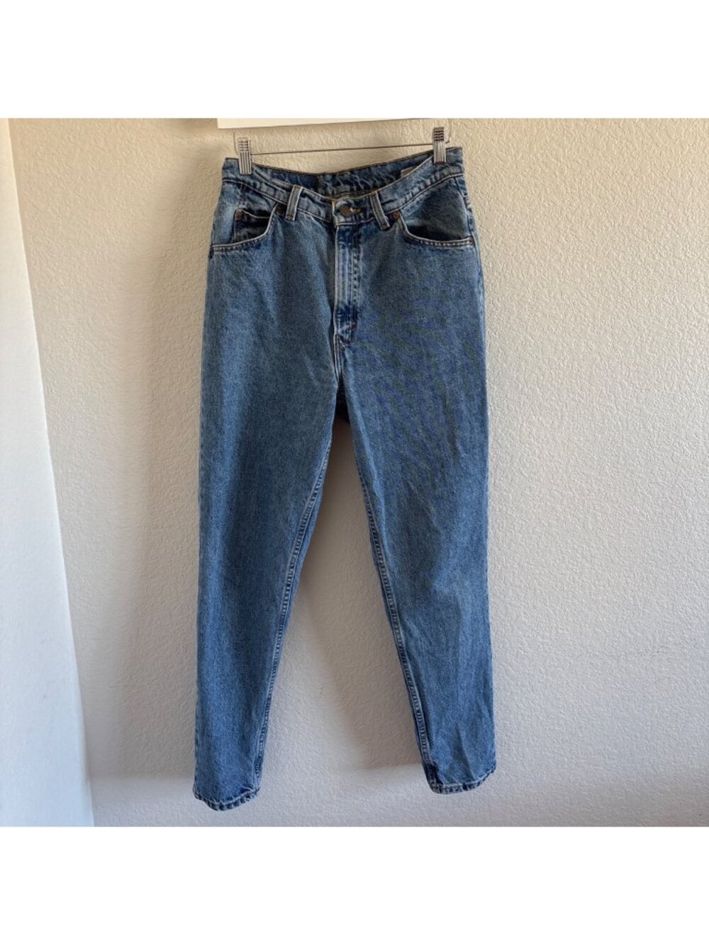 Vintage High-waisted Levi blue denim jeans tapered leg Womens Made in the USA